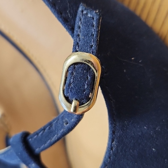 Blue Faux Suede Heels by Fioni size 8 - Picture 8 of 8